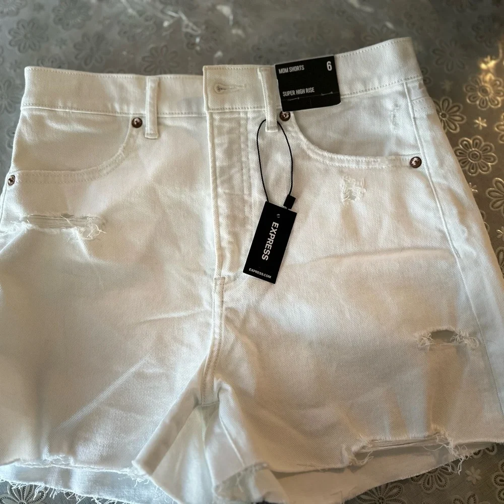 🌸 Express White Mom Shorts‎ Size 6 Super High Rise NWT Spring Casual Style